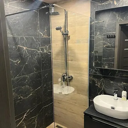 Apartament Zurawia 酒店 *